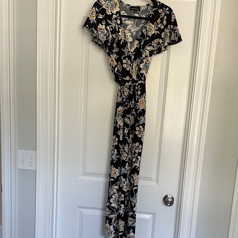 Chic Black Floral Maxi Dress